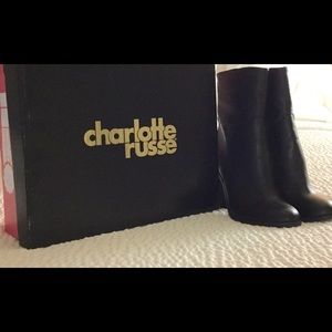 WOMEN'S BLACK ANKLE BOOTS