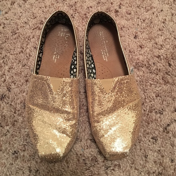 Sale.TOMS copper glitter.