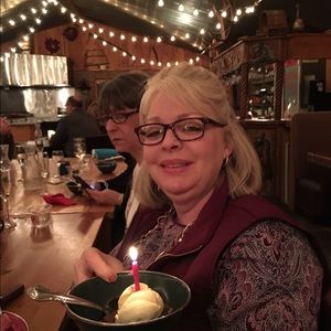 Meet your Posher, Denise