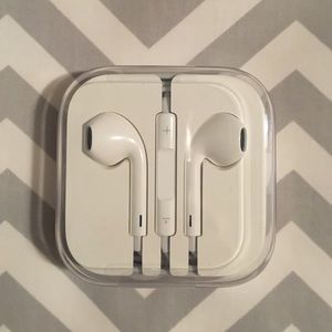 White Apple I phone earbuds