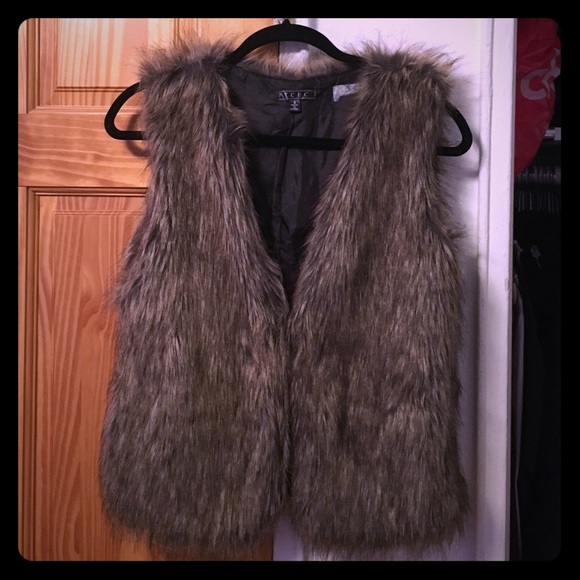 Fur vest