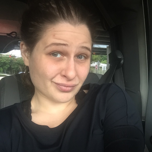 Meet your Posher, Abby