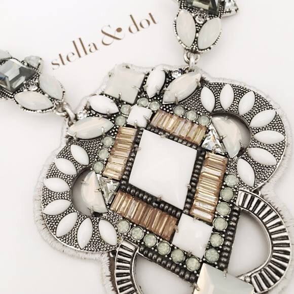 STELLA & DOT pendant-necklace