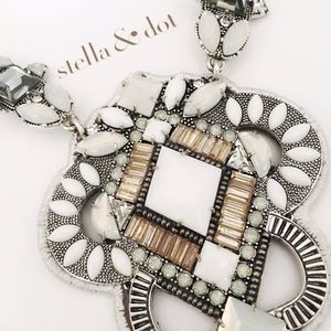 STELLA & DOT pendant-necklace