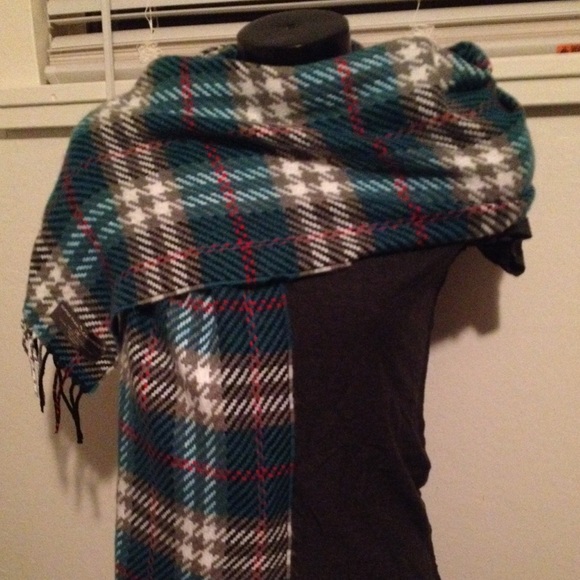 Plaid winter scarf - Picture 2 of 4