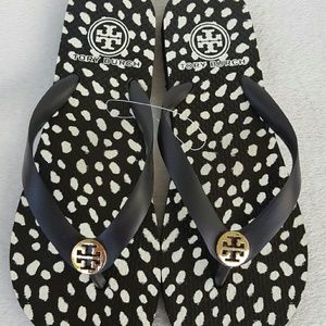 New Tory Burch Flip Flops size 7