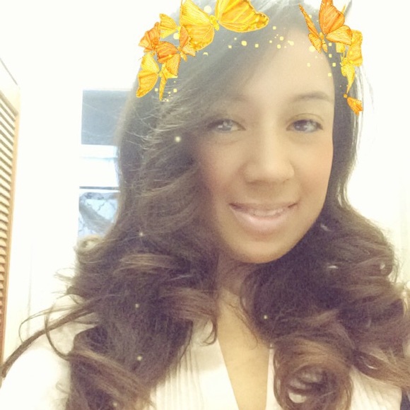 Meet your Posher, Jessica - Picture 2 of 3