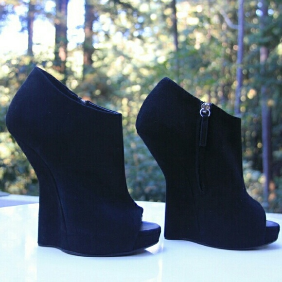 Giuseppe Zanotti Shoes - Giuseppe Zanotti open-toe Fin Wedge Booties 38.5