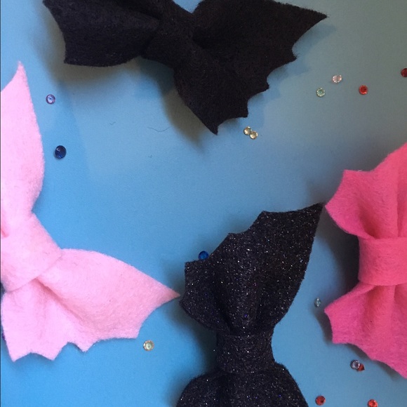 Bat bow - Picture 2 of 3