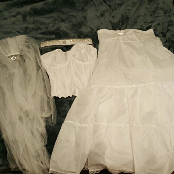 David's Bridal wedding dress - Picture 2 of 4