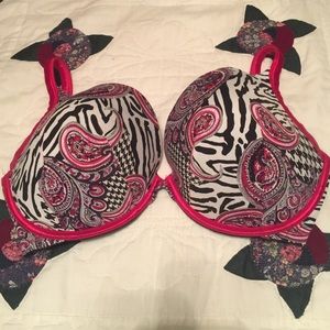 👀Cacique Smooth Boost Plunge Bra👀