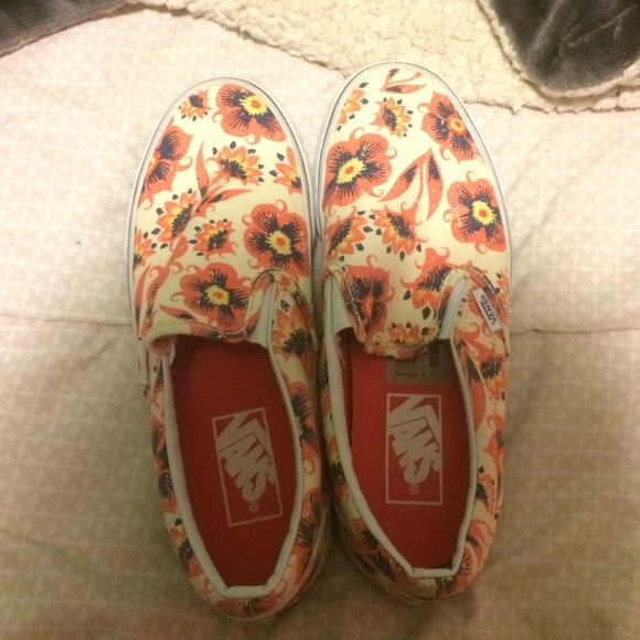 Vintage floral slip ons