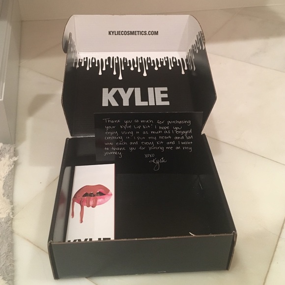 Kylie Lip Kit in Exposed