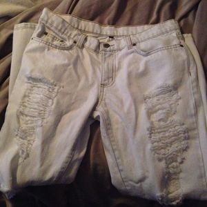 White distressed boyfriend jeans