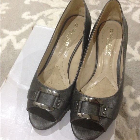 Gray Naturalizer Wedges