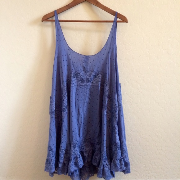 HOLD Free People She Swings Slip