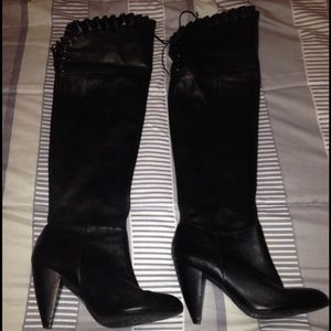 NWOT BCBG boots tall black ruffles flipdown w/tie