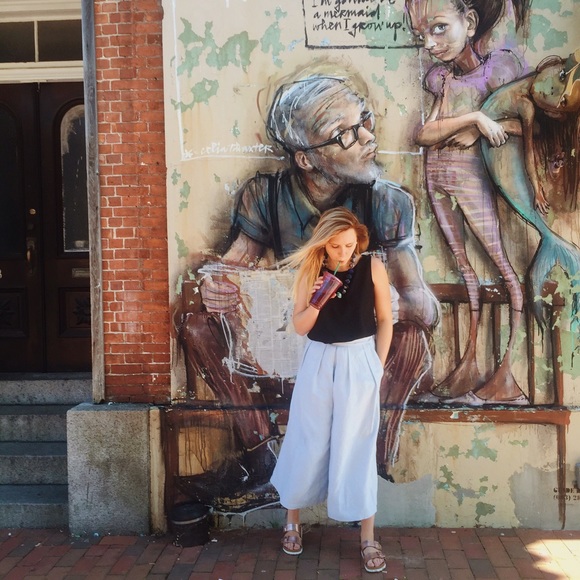 FOLLOW @Tuckerdressesup on IG