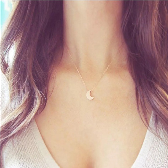 Jewelry - ❤️Small Gold Moon Necklace❤️
