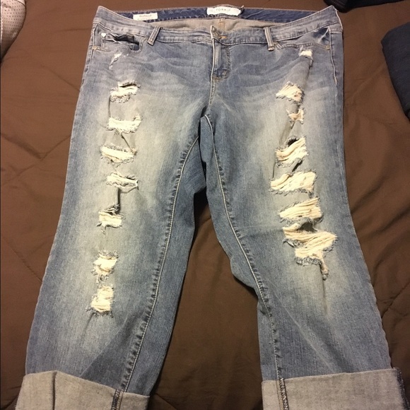Boyfriend Jean 16 w/ destruction