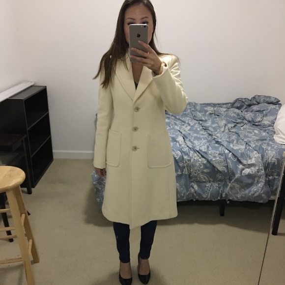 Gorgeous Full Length Class White Wool Coat - Picture 4 of 4