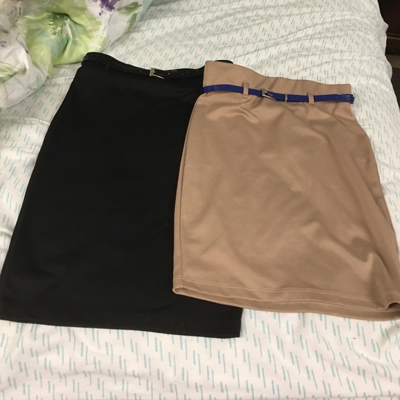 Black skirt with belt