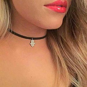 Thin choker