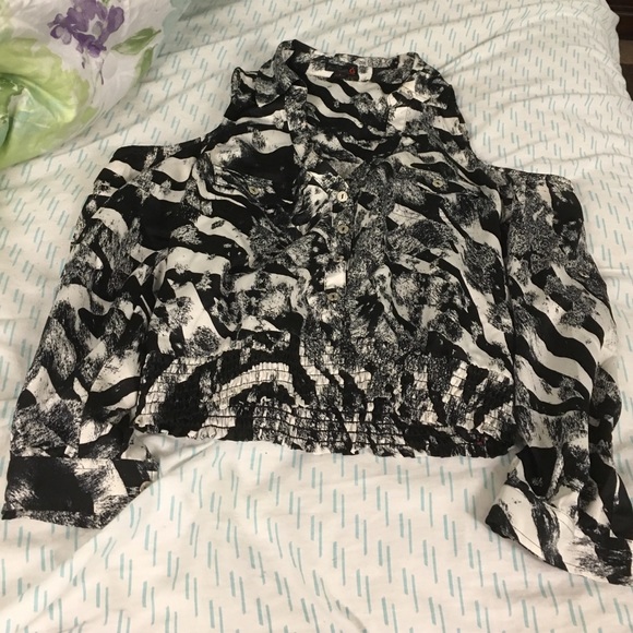 Open shoulder crop top size small