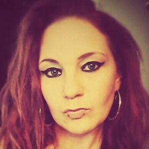 Meet your Posher, Dee