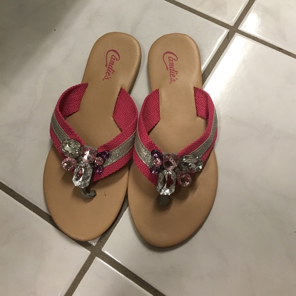 Cute sandals size 6