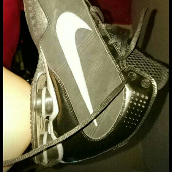 Nikes - Picture 2 of 2