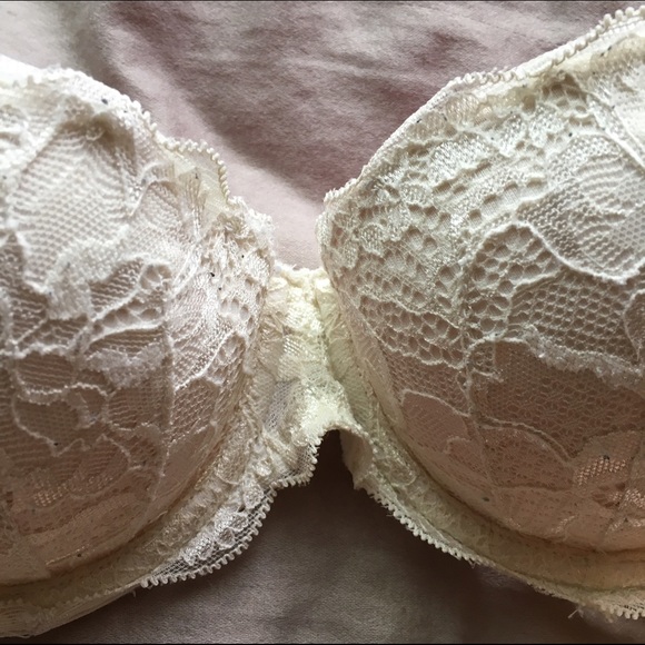 Pink bra - Picture 2 of 4