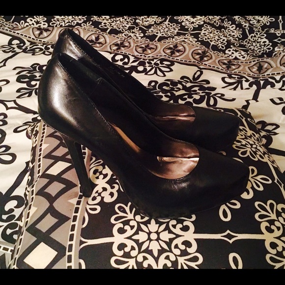 Cathy Jean Black Pumps