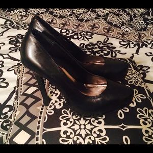 Cathy Jean Black Pumps