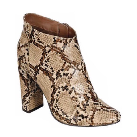 ▪️CLEARANCE *LAST1* Snake Print Ankle Booties - Picture 2 of 2