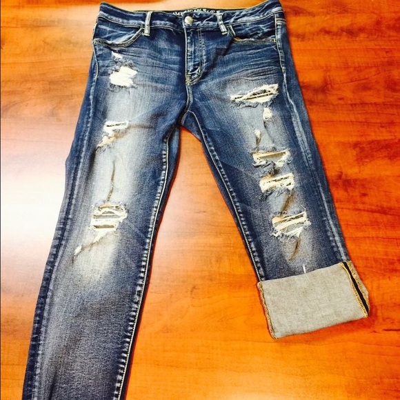 American Eagle Destructed Capris