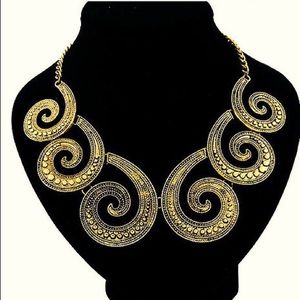 Spiral shape necklace
