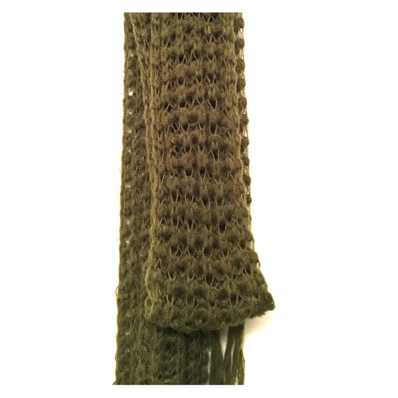 Wool chunky knit scarf