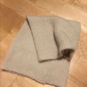 H&M Enclosed circle Scarf