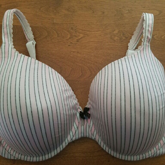 36DDD Victoria Secret Body by Victoria bra