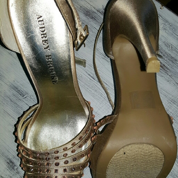 Heels - Picture 3 of 4