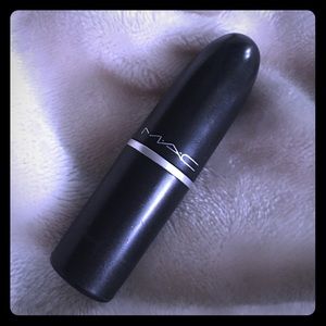 MAC amplified "violetta" lipstick