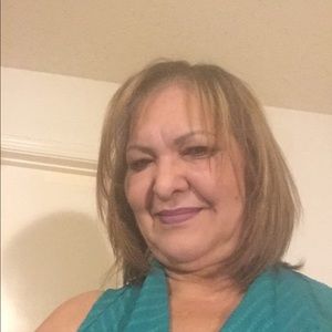 Meet your Posher, Naida