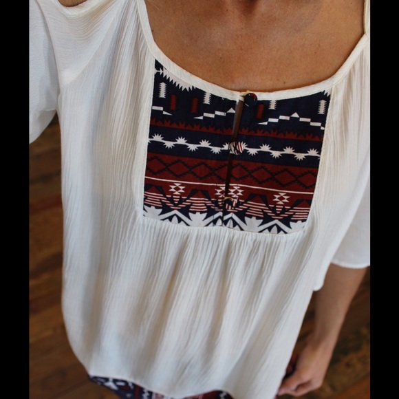 Aztec print detail open shoulder top - Picture 3 of 3