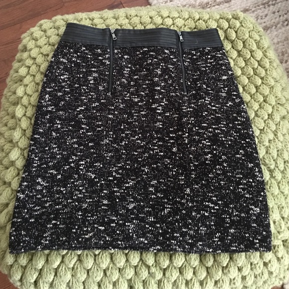 Ann Taylor tweeted acrylic and cotton skirt