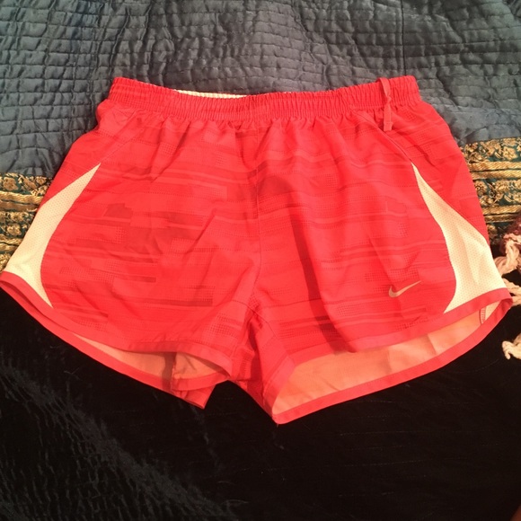 Nike red stripe design running shorts with liner S - Picture 1 of 3