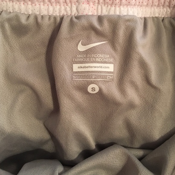 Nike red stripe design running shorts with liner S - Picture 2 of 3