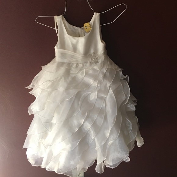 Flower girl dress worn once.