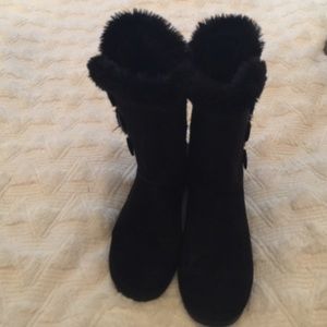 JustFab size 10 black button cozy boot