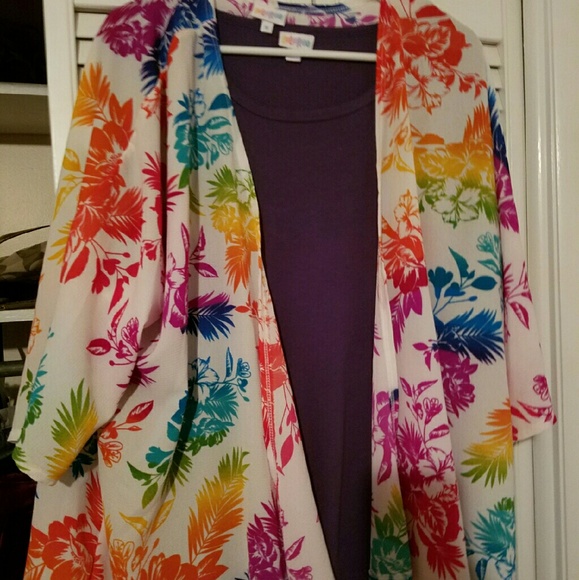 Lularoe Lindsay kimono